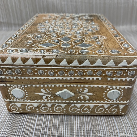 Small Hand-painted Wood Chest Diamonds Mirr… - Picture 5 of 9